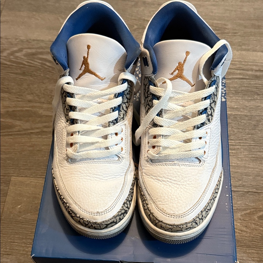 White and Blue Sneakers with Gold Logo Retro 3